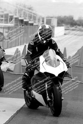 media/Mar-20-2023-Moto Forza (Mon) [[d0bbc59e78]]/Around the Pits/